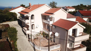 Отель Apartments Desanka  Лопар